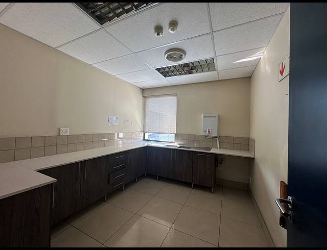 430M² OFFICE TO LET IN ECO PARK ESTATE